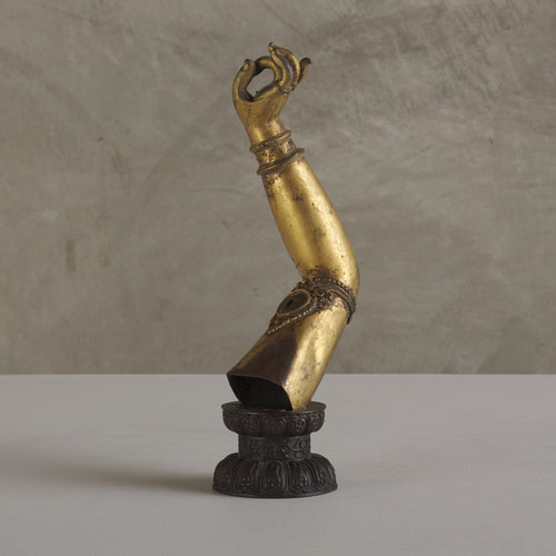 TIBETAN 17TH C GILDED MUDRA WITH PRAYER SCROLLS INSIDE